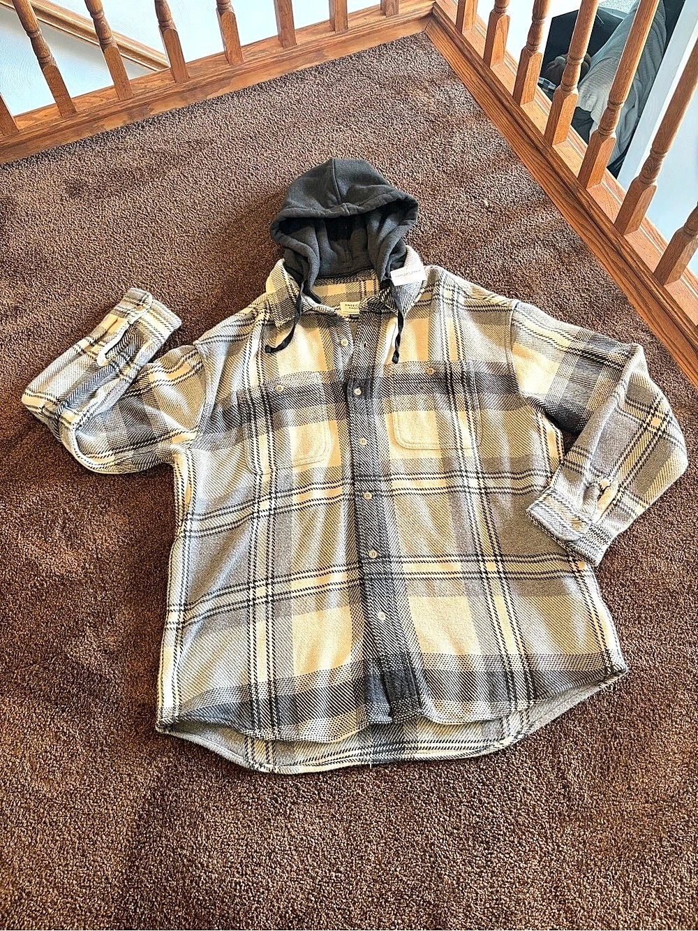 American Eagle AE Hooded Flannel Shirt Plaid Hooded Shirt Jacket in Brown &